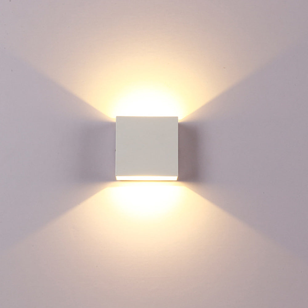 Nordic Wave Wall Light